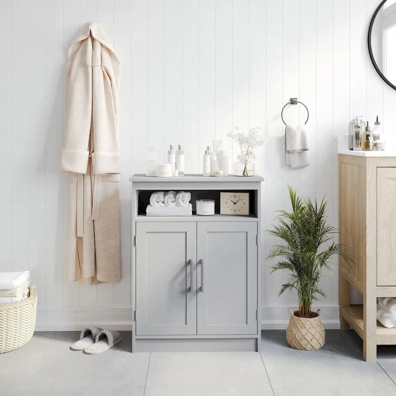 Moderner Badezimmerschrank mit Stauraum